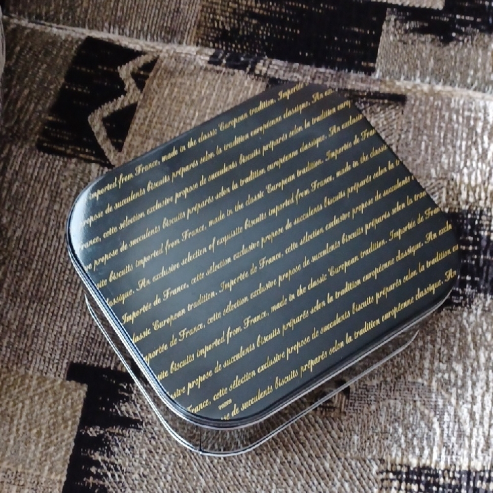 $4 Add-on Elegant Black Tin Box